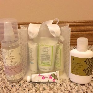 Mary Kay Satin Hands set+bonus items!!